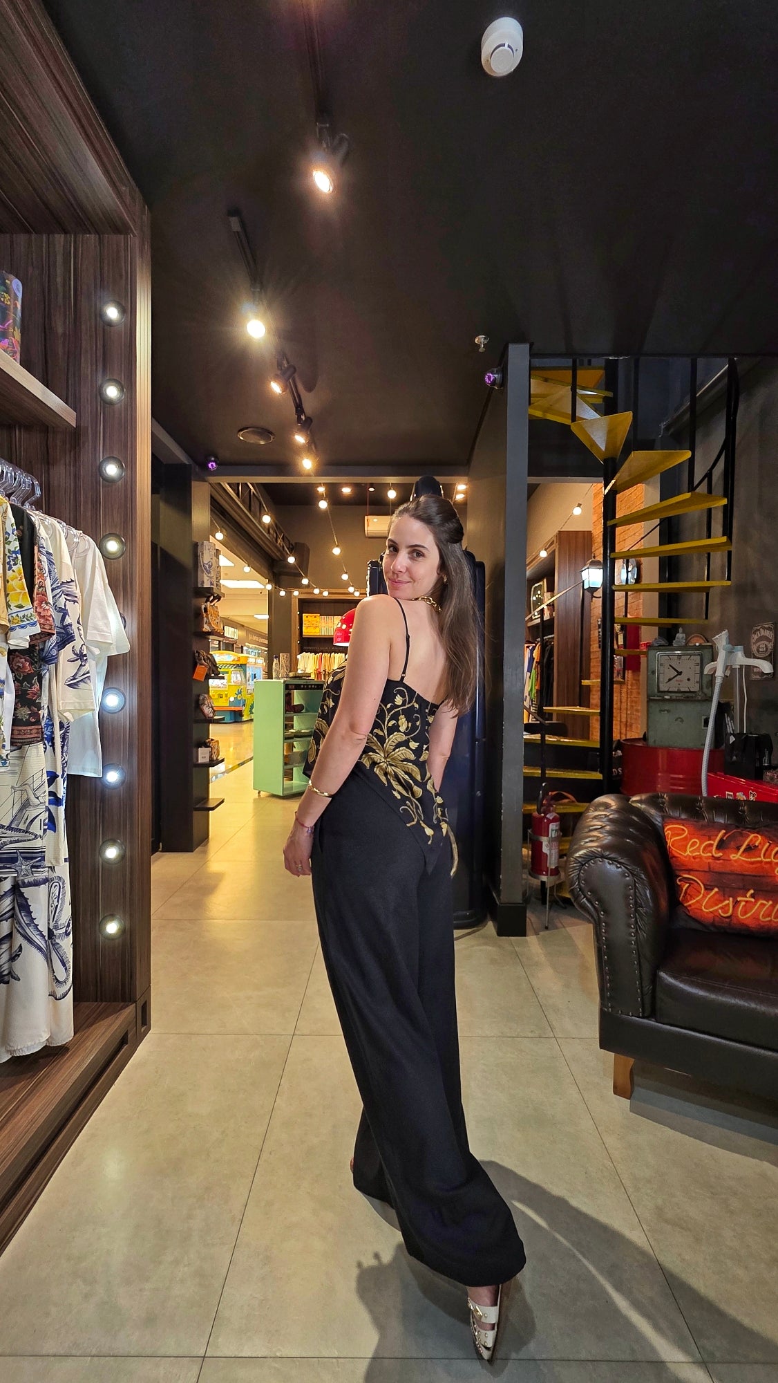 Regata Farm Ourinho Tropical Preto Estampado